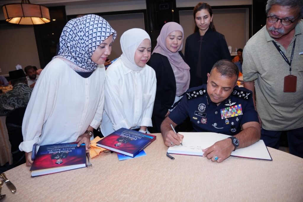 Malaysia's Deputy Police Chief Ayob Khan to Retire After 35 Years