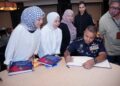 AYOB Khan Mydin Pitchay ketika majlis pelancaran Buku Biografi Tan Sri Ayob Khan Mydin Pitchay di KLGCC. - UTUSAN/SADDAM YUSOFF