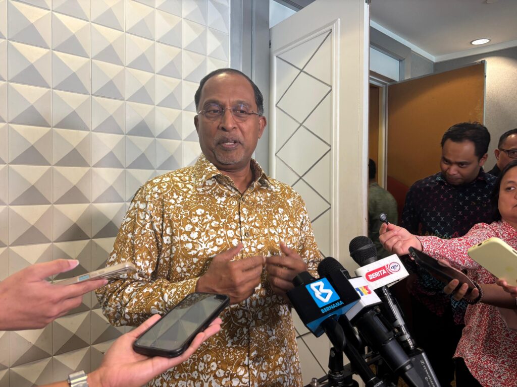 Don't politicize further, if you want to be a minister, talk to the PM - Zambry