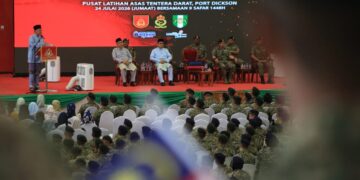 ANWAR Ibrahim ketika berucap pada Majlis Sambutan Hari Pahlawan 2026 di Pusat Latihan Asas Tentera Darat (Pusasda) Port Dickson hari ini.-UTUSAN/MOHD. SHAHJEHAN MAAMIN.