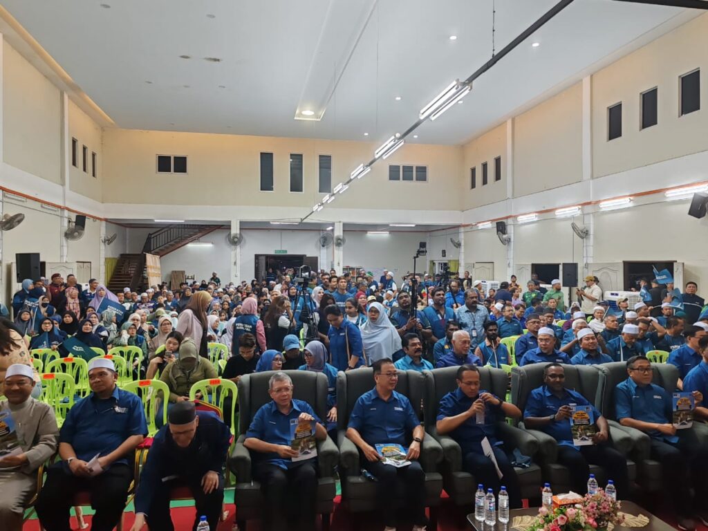 PN launches concise manifesto complementing BN's proposals