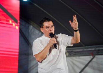 NGA Kor Ming ketika berucap pada majlis makan malam Kekal Harapan di Dewan Undangan Negeri (DUN) Repah, Tampin semalam.