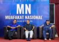 JALALUDDIN Alias bersama Ahmad Samsuri dan Ketua Penerangan PN, Tan Sri Annuar Musa pada Dialog Muafakat Nasional di Senawang, Seremban hari ini.-UTUSAN/ISKANDAR ISHAK