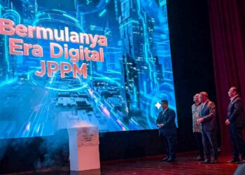 SAIFUDDIN Nasution Ismail pada Majlis Perhimpunan Bulanan KDN di Putrajaya.