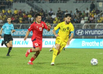 PAOLO Josue meledak gol pertama ketika Harimau Malaya menewaskan Laos 4-0 di Stadium Bolasepak Kuala Lumpur di sini hari ini. GAMBAR: FARIZ RUSADIO