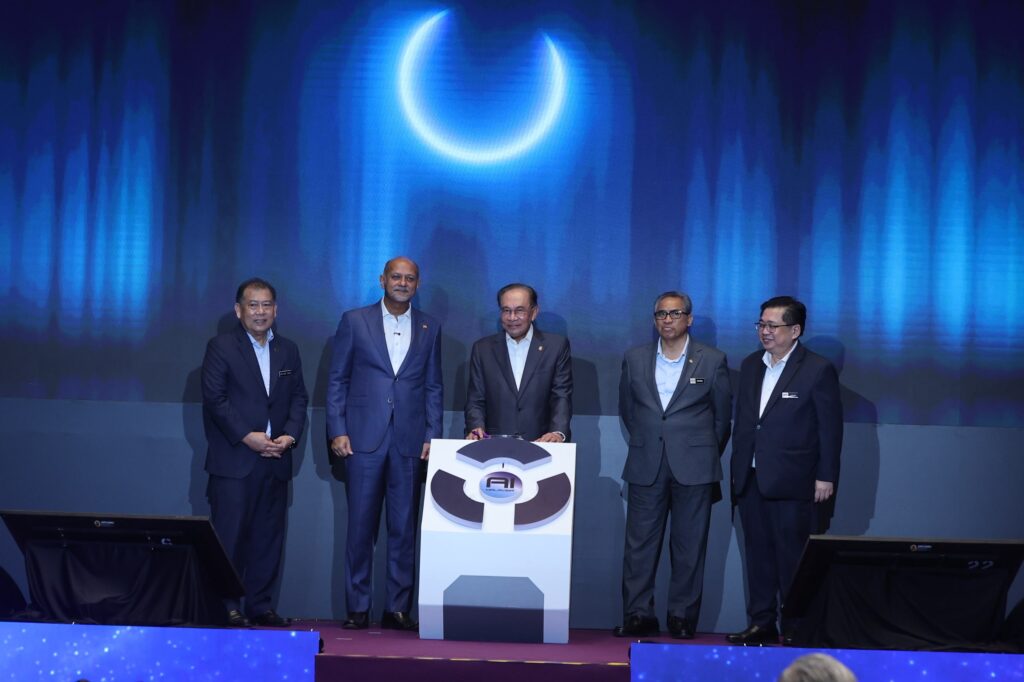 Malaysia Must Master AI, Not Fear Risks, Says Prime Minister Anwar
