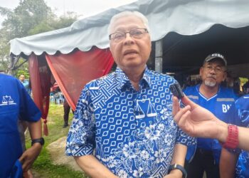 ISMAIL Sabri Yaakob ditemui pemberita selepas program Sembang Santai Bersama Datuk Asna di Pantai dekat Seremban hari ini.-UTUSAN/NAZARUDIN SHAHARI