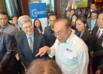 ANWAR Ibrahim selepas selesai merasmikan Persidangan Greater Bay Area (GBA)-ASEAN 2026 di Sunway Resort Hotel, hari ini.
