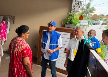 BASTIEN Onn semasa walkabout di Taman Anggerik, Pajam, Negeri Sembilan.