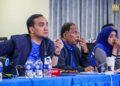 ZAMBRY Abd. Kadir (kanan) dan Onn Hafiz Ghazi ketika menanti keputusan rasmi Pilihan Raya Negeri (PRN) Johor ke-16, semalam. FACEBOOK ZAMBRY ABD. KADIR