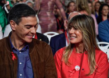BEGONA GOMEZ dan suaminya, Pedro Sanchez. - AFP