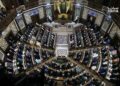 Sidang parlimen pertama Syria diadakan di Damsyik kelmarin. - AFP