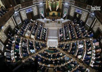 Sidang parlimen pertama Syria diadakan di Damsyik kelmarin. - AFP
