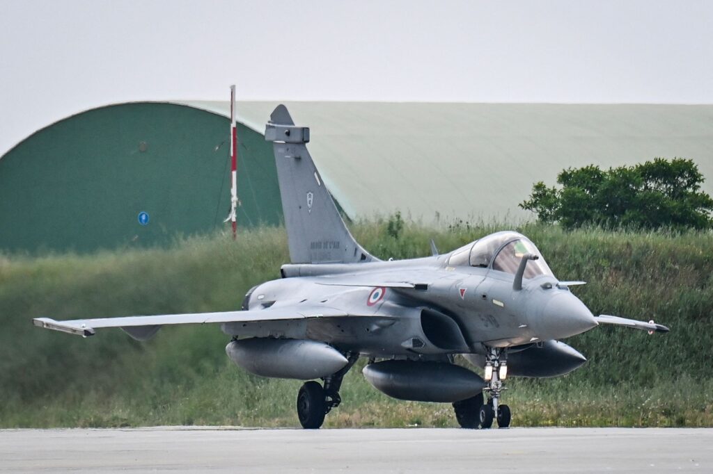 Ukraine to produce French missiles after ordering Rafale jets