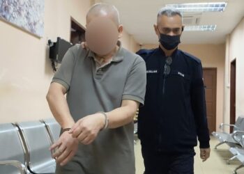 DUDA yang juga bekas mekanik dijatuhi hukuman lapan tahun penjara dan dua sebatan selepas didapati bersalah melakukan amang seksual fizikal terhadap menantu perempuannya, tiga tahun lalu. UTUSAN/NASRAWATI SYARIFUDDIN