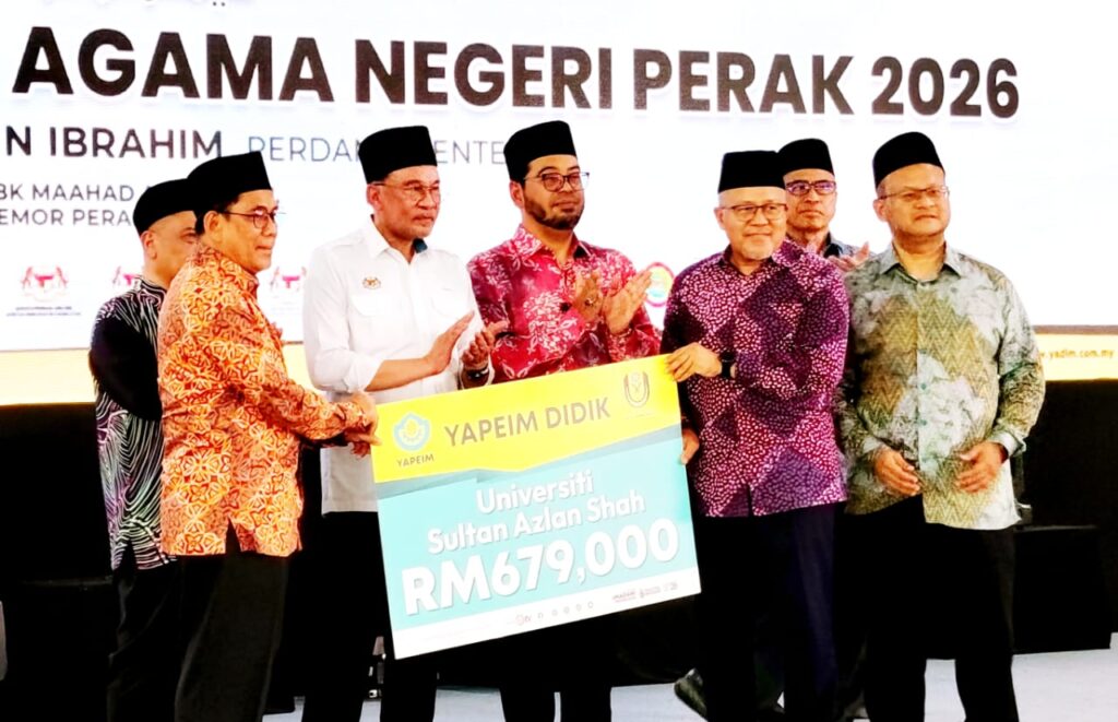 Religious schools must explore new knowledge, says Anwar