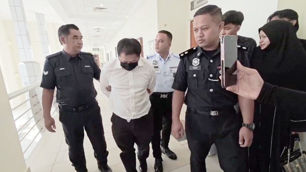 Pemandu mabuk dituduh membunuh