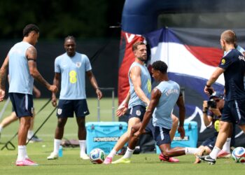 PEMAIN England berdepan cabaran apabila perlu beraksi pada altitud tinggi menjelang pertemuan menentang Mexico dalam pusingan 16 terbaik Piala Dunia 2026, di Stadium Azteca, Ahad ini. - AFP