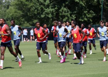 Pemain england melakukan persiapan bagi menghadapi Norway dalam aksi suku akhir Piala Dunia 2026, esok. - AFP