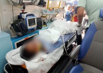 KEADAAN murid lelaki yang dipercayai terjatuh dari siling tingkat tiga bangunan sebuah sekolah di Kuala Nerang, Padang Terap.