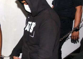 MUHAMMAD Mifdzal Mohd. Zalani Sham mengaku tidak bersalah di Mahkamah Sesyen Ipoh atas enam pertuduhan amang seksual fizikal terhadap pelajar lelaki berusia 14 tahun, minggu lalu.