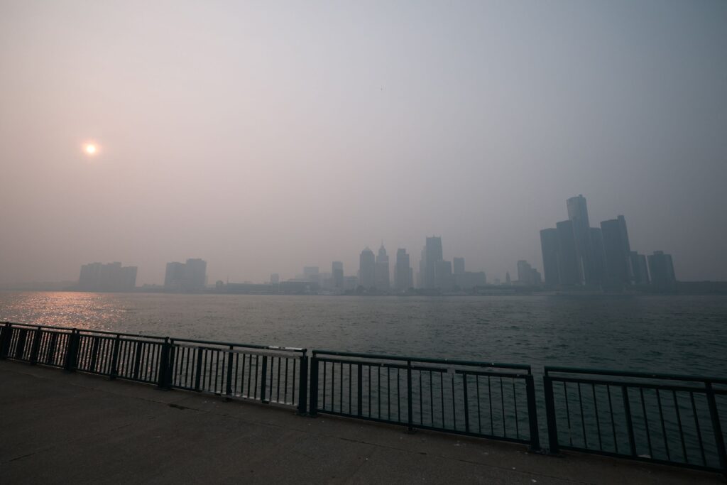 Canadian wildfire smoke blankets US cities, causing hazardous air quality