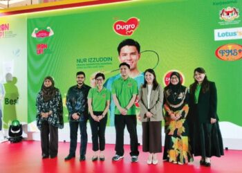 Yeo Bee Yin (tiga dari kanan), Nur Izzuddin (tengah) bersama panel yang membicarakan kepentingan Zat Besi. Turut sama, Muhammad Daniel (dua dari kanan) dan Yee Pek Kuan.