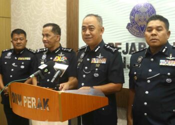 MOHD. Alwi Zainal Abidin dalam sidang akhbar di IPK Perak di Ipoh hari ini.