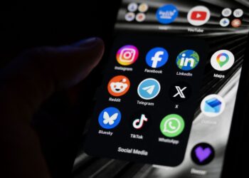 uruhanjaya Komunikasi dan Multimedia Malaysia (MCMC) mengambil maklum kebimbangan orang ramai berhubung akaun WhatsApp yang dilaporkan digodam, disekat atau tidak lagi dapat diakses.