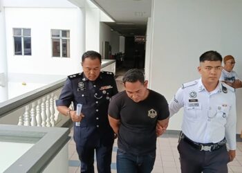Lelaki direman empat hari selepas disyaki berada di bawah pengaruh alkohol apabila melanggar sebuah kereta peronda polis (MPV) di Lebuh AMJ, awal pagi semalam.