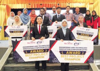 MUHAMMAD Thalha Hamdan (depan kiri) dan Raihana Salahuddin (kanan) bersama barisan pensyarah Politeknik Ungku Omar (PUO) dan pelajar lain selepas menerima anugerah bagi Projek Tahun Akhir mereka semasa Simposium Inovasi Kejuruteraan dan Teknologi 2026 di Ipoh, Perak baru-baru ini.