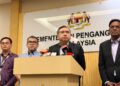 ANTHONY Loke pada sidang akhbar di Putrajaya.