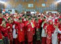 WAN Rosdy Wan Ismail (tengah) bergambar bersama para perwakilan pada Mesyuarat Perwakilan UMNO Bahagian Hulu Terengganu di Akademi Binaan Malaysia Wilayah Timur, Hulu Terengganu, Terengganu. - UTUSAN/PUQTRA HAIRRY
