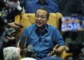 AHMAD Samsuri Mokhtar ditemui pemberita selepas Majlis Pengumuman Calon PN Negeri Sembilan di Kompleks Pas Negeri Sembilan di Kampung Ismail, Seremban malam tadi.-UTUSAN/MOHD. SHAHJEHAN MAAMIN.