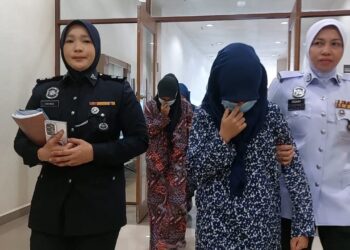 REMAJA perempuan yang dituduh menunggang motosikal secara berbahaya atau melakukan aksi ‘Superman’ di Jalan Bypass 16 Julai lalu dituduh di Mahkamah Khas Trafik di Kuantan, Pahang.
