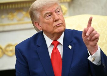 DONALD TRUMP