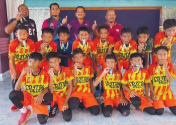 Persembahan dikir barat murid antara acara program Hari Ko-kurikulum SRIAACS 2026 (HKK’26) yang diadakan baru-baru ini.