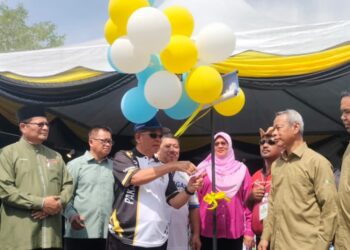 SHAM Mat Sahat merasmikan Pelancaran Susu Kinta Fresh sempena Karnival Peladang Agro Perak (PAKAR) 2026 di Dewan Datuk Zainal Abidin Zin, Bagan Serai, hari ini. - UTUSAN/WAT KAMAL ABAS