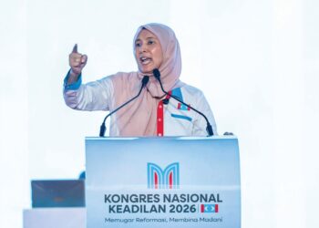 NURUL Izzah Anwar dalam ucapan penggulungan pada Kongres Nasional Tahunan PKR di MITC Melaka, semalam.
