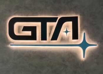 FIRMA penyelidikan itu menetapkan penilaian berkenaan berdasarkan gandaan harga kepada pendapatan (P/E) hadapan sebanyak 17 kali ganda pendapatan bagi tahun kewangan 2027.