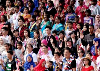 CINTA kepada negara menjadi benteng penting dalam mempertahankan keamanan, keharmonian dan kestabilan Malaysia yang berbilang kaum.