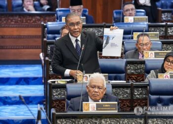 PAS sebagai sebuah parti yang memperjuangkan Islam seharusnya memandang serius kerugian melibatkan simpanan orang Islam yang ingin menunaikan haji.