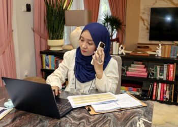 MANFAAT bekerja secara hibrid dapat direalisasikan jika penjawat awam, ketua jabatan dan masyarakat melihatnya sebagai perubahan budaya kerja yang menuntut tanggungjawab bersama.
