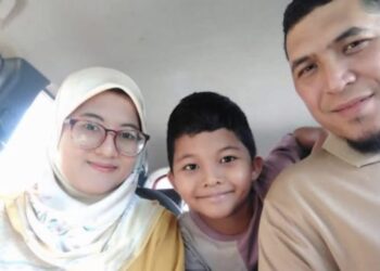 GAMBAR pasangan suami isteri dan anak mereka yang tular di media sosial selepas dilaporkan hilang sejak 20 Julai lalu.