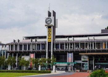 MAJLIS Bandaraya Petaling Jaya (MBPJ)  diharap dapat menyemak semula pelaksanaan penguatkuasaan parkir.