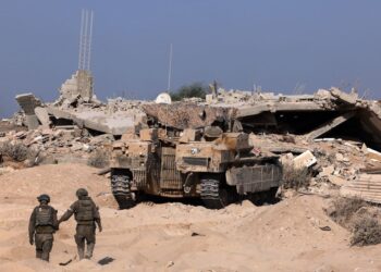GAMBAR fail askar dan kereta kebal Israel di Gaza. - AFP