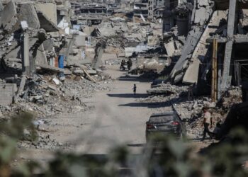 SEJUMLAH 112 mayat ditemukan di bawah runtuhan bangunan di Gaza. - AFP