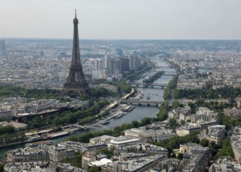 PARIS menduduki tempat pertama sebagai lokasi penyeluk saku dan penipuan. - AFP