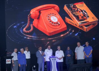 [6:13 PM, 8/26/2026] ZAHRA MOHAMAD ZHAHIR | UM: ada caption?
[6:14 PM, 8/26/2026] Kak Mai EDITOR UTUSAN: ANWAR Ibrahim menyempurnakan gimik Majlis Peluncuran Sambutan Ulang Tahun ke-80 TM di Universiti Multimedia (MMU) di Cyberjaya. - UTUSAN/FAISOL MUSTAFA