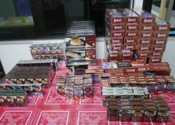 SEBAHAGIAN rokok dan minuman keras disyaki tidak bercukai yang dirampas dalam serbuan berasingan di Gerik dan Pengkalan Hulu, semalam.